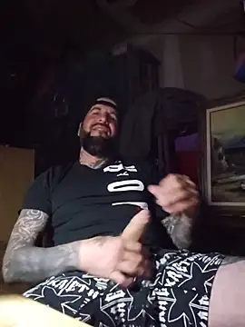 Beardedtattood webcam