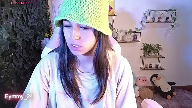 eymmy_24 (F young) - oil in my tits
