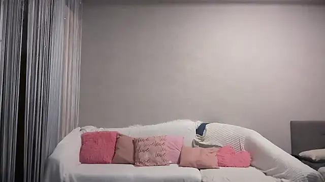 EmmyMills webcam