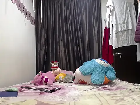 Kitty_Naugthy__ webcam
