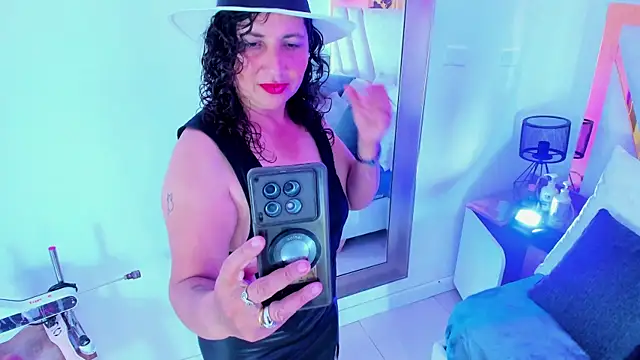 Luna_Naughty1 webcam