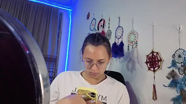 Zoe--khalL webcam