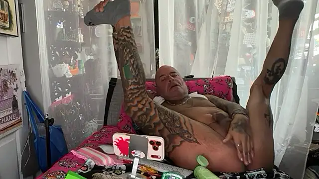 lovetatts64 webcam