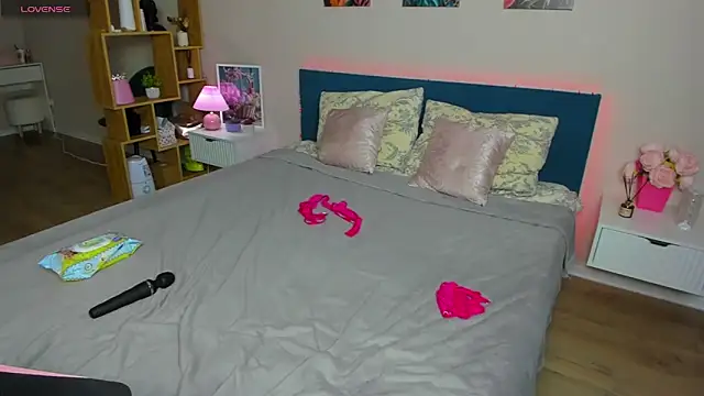 BritneyLix webcam