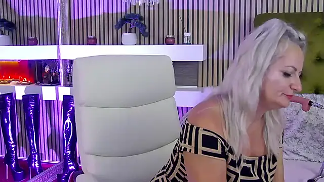 LadyTouch webcam