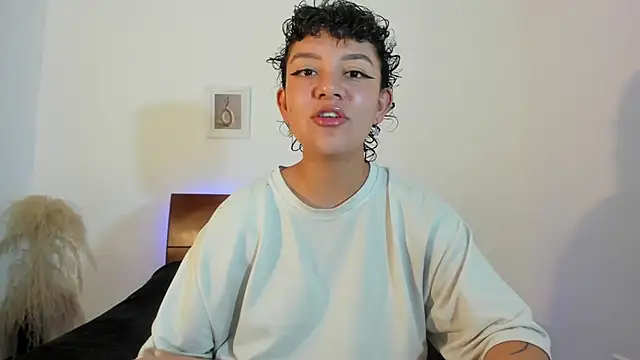 kade_demi webcam