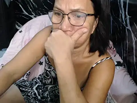 ASIANDOLLY4U69 webcam