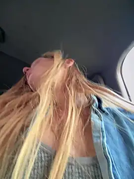 GoldenFlameGoddess webcam