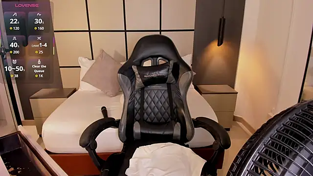 mia_collins96