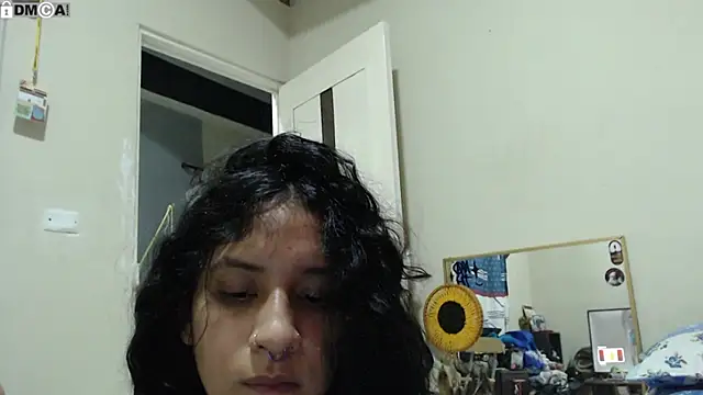 AlinaWoolf_ webcam