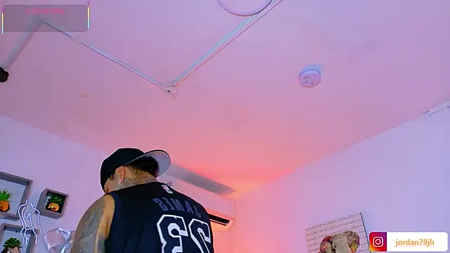 jordansmiith_ - JordanSmiith_'s free webcam - UK Sex Cams