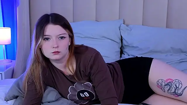 AlyssFrost webcam