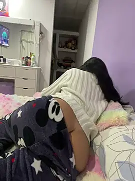 marianahb-e (F young) - Dildo in pussy