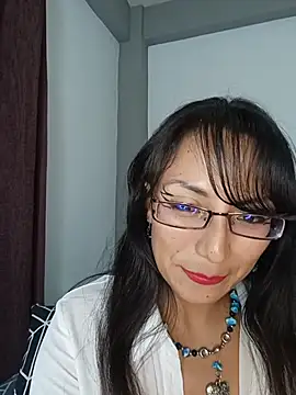lucycherry69 (F young) - Sentadillas sobre el dildo 💜💜💜