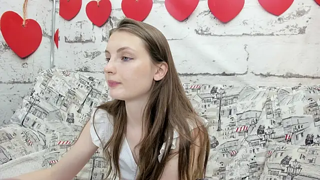 Shyly__Lisa live cam on StripChat