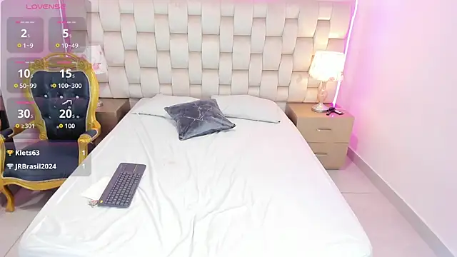 SalomeBins webcam