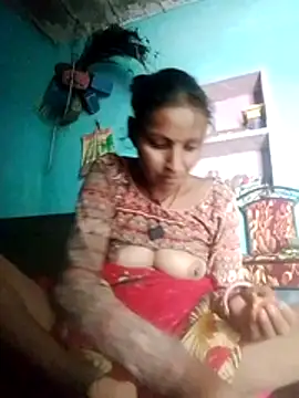 Juli_rathore live cam on StripChat