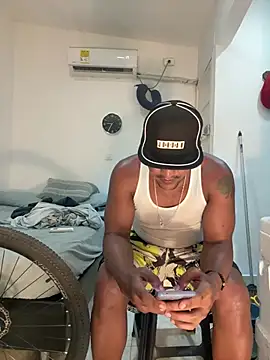 bigdick211292 live cam on StripChat
