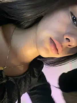 Lilybeeth live sex cam