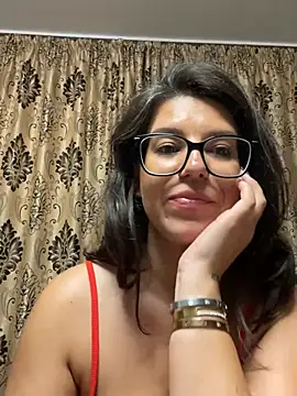 NadiraNoor webcam