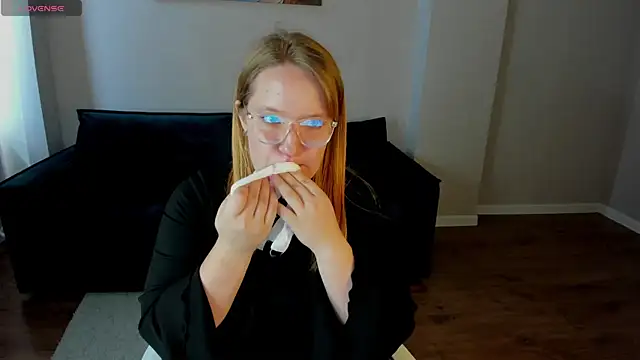 Sophia_Millery webcam
