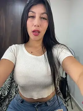 MiaJones21