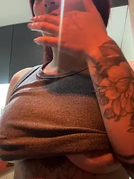vanessa_gm (F young) - slap in ass