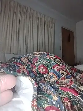 THEBEDroomdoOR webcam