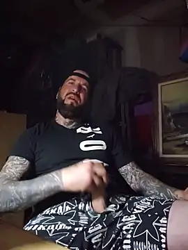 Beardedtattood webcam
