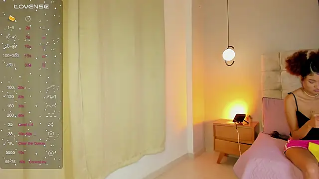 Naomy9_ webcam