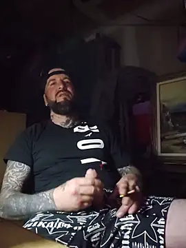 Beardedtattood webcam