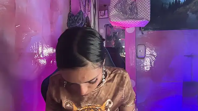Skye_Moore webcam