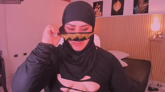 samanee_konn webcam