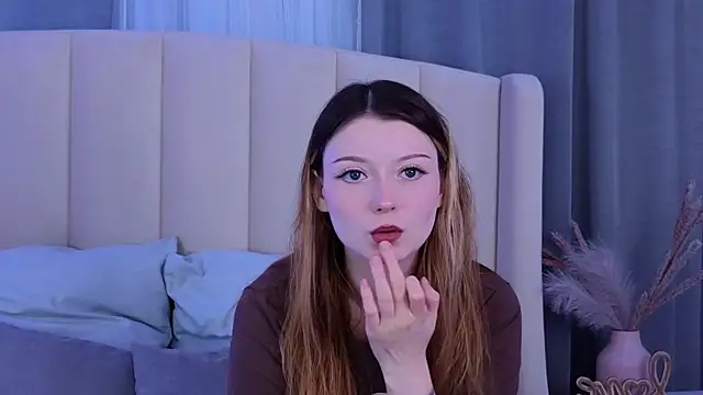 AlyssFrost webcam