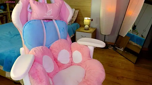 Maya_Campbell webcam