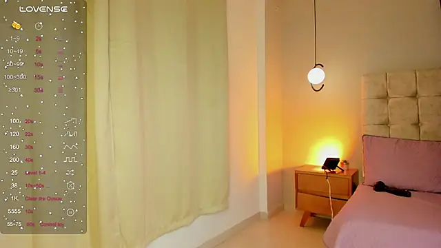 Naomy9_ webcam