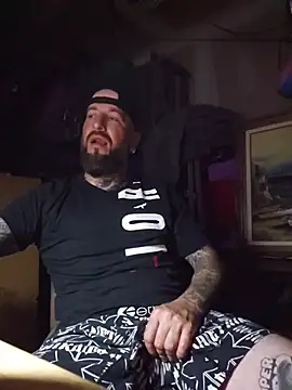 Beardedtattood webcam
