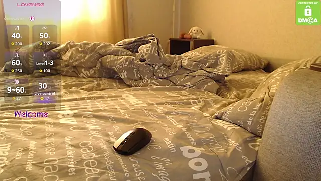 _M_i_a___ webcam