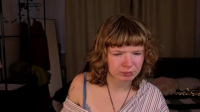 VioletDesiree webcam