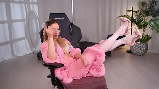 KittyCaitlin webcam