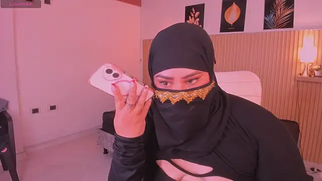 samanee_konn webcam