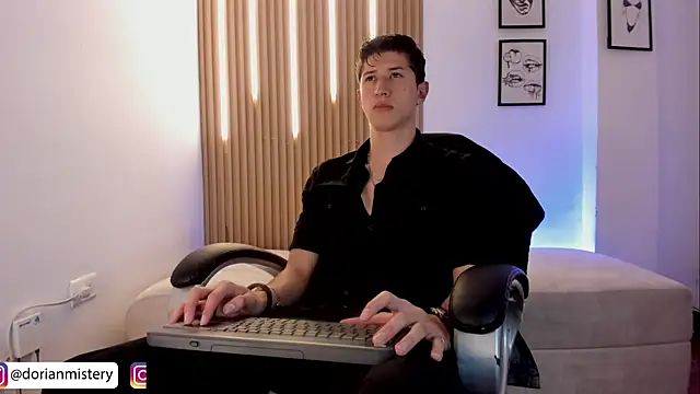 Dorianmistery2322_ webcam