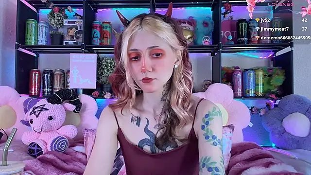 _Devill_Baby webcam