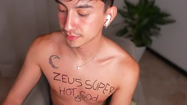 sweettaaron01 webcam