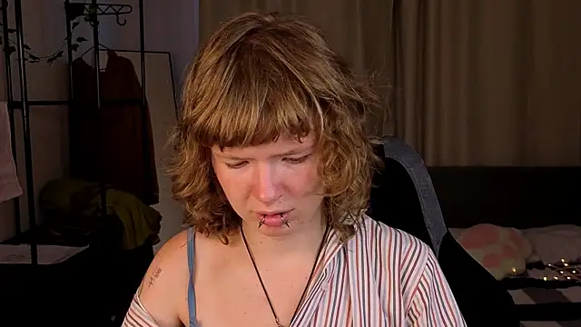 VioletDesiree webcam