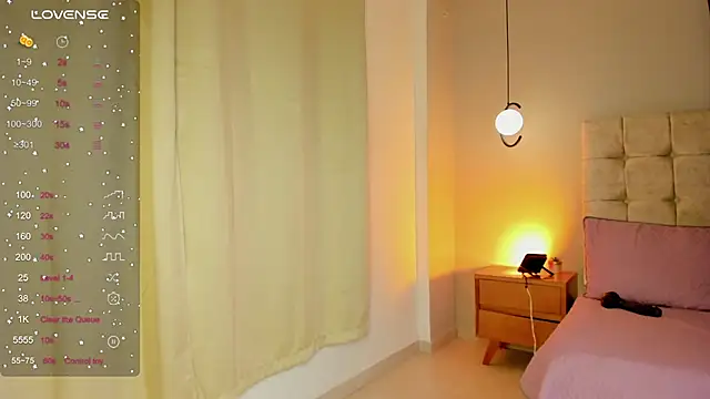 Naomy9_ webcam