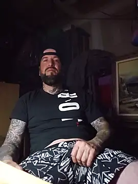 Beardedtattood webcam