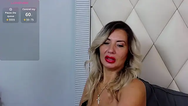 GinaBear webcam