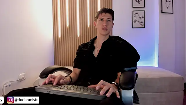 Dorianmistery2322_ webcam