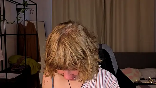 VioletDesiree webcam